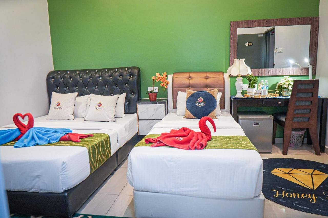 Hotel Ghazrins Desaru à Pengerang Extérieur photo