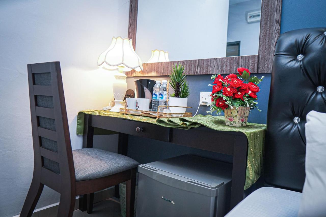 Hotel Ghazrins Desaru à Pengerang Extérieur photo