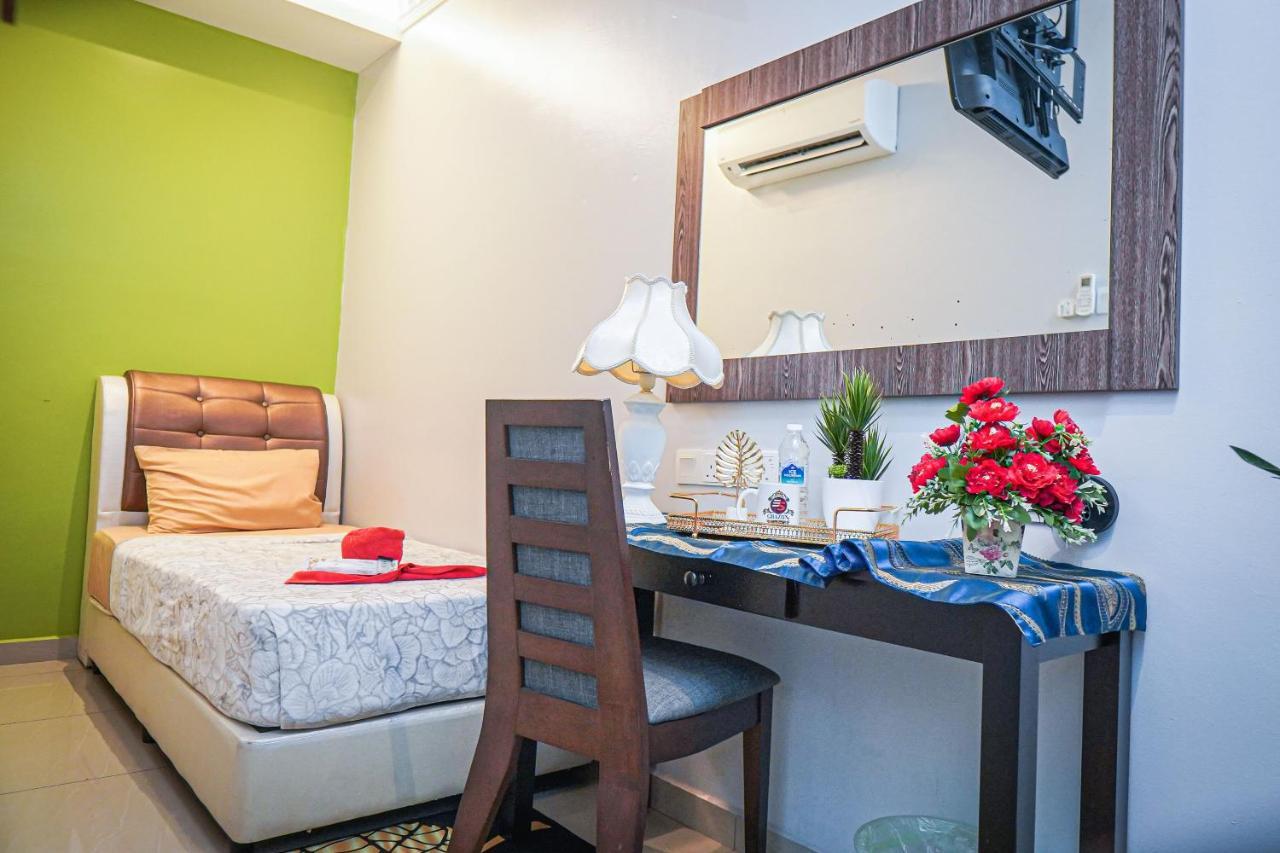 Hotel Ghazrins Desaru à Pengerang Extérieur photo