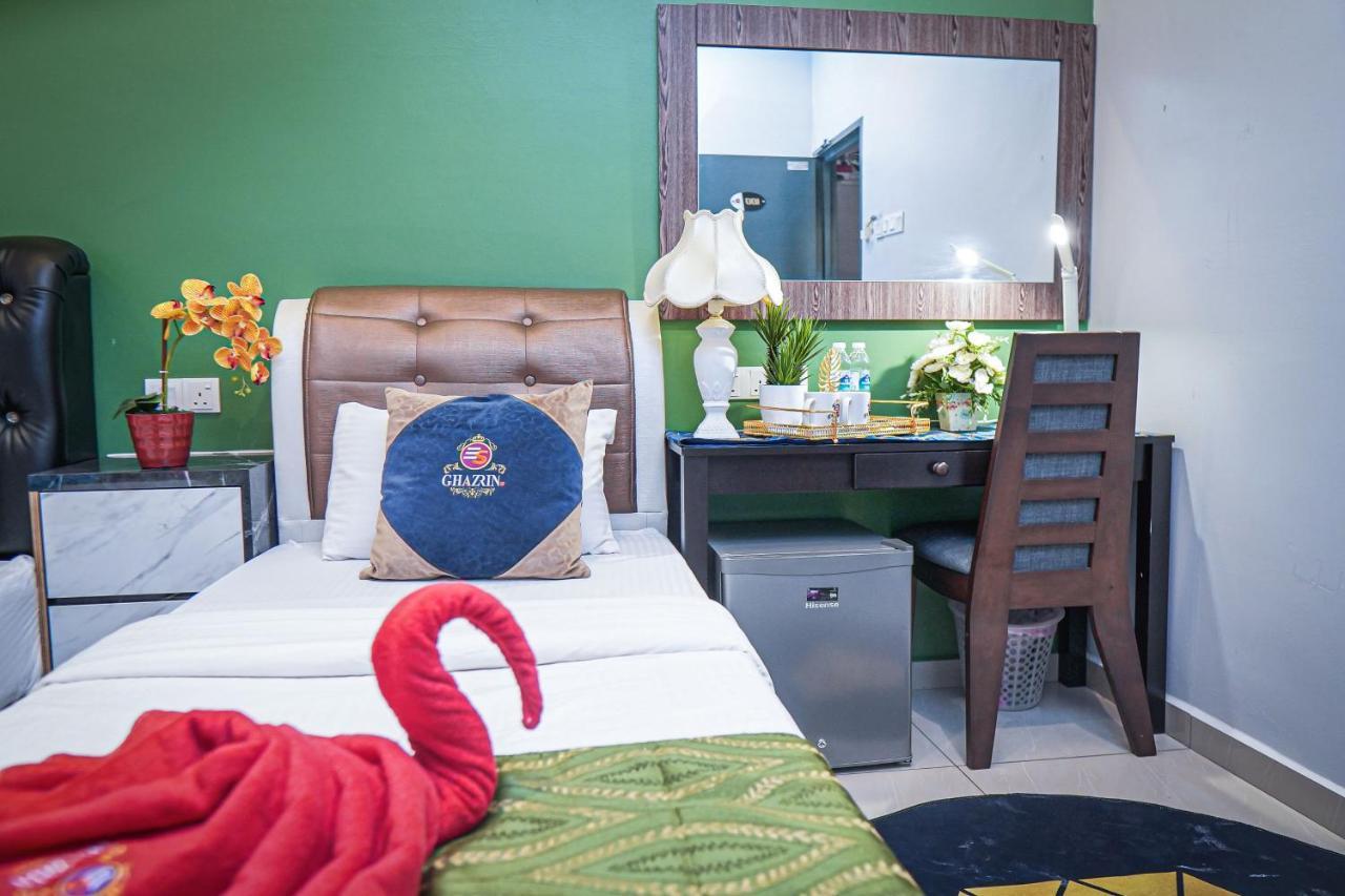 Hotel Ghazrins Desaru à Pengerang Extérieur photo