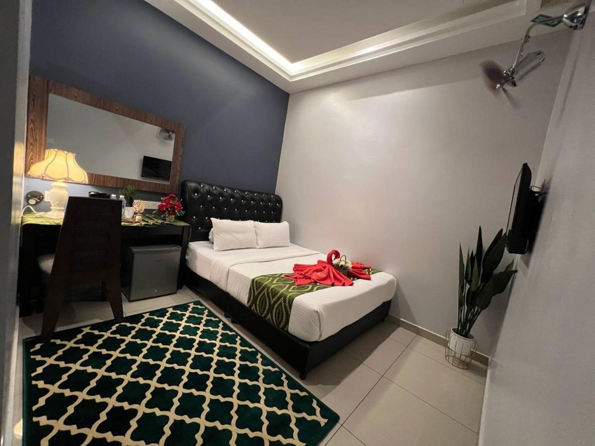 Hotel Ghazrins Desaru à Pengerang Extérieur photo