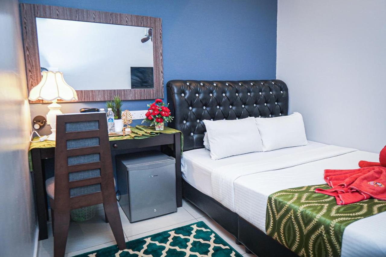 Hotel Ghazrins Desaru à Pengerang Extérieur photo