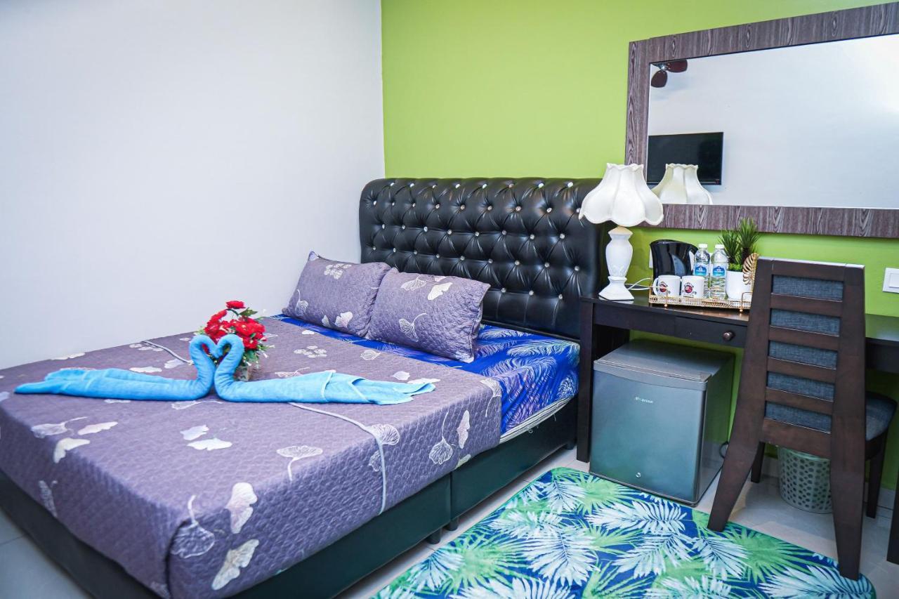 Hotel Ghazrins Desaru à Pengerang Extérieur photo